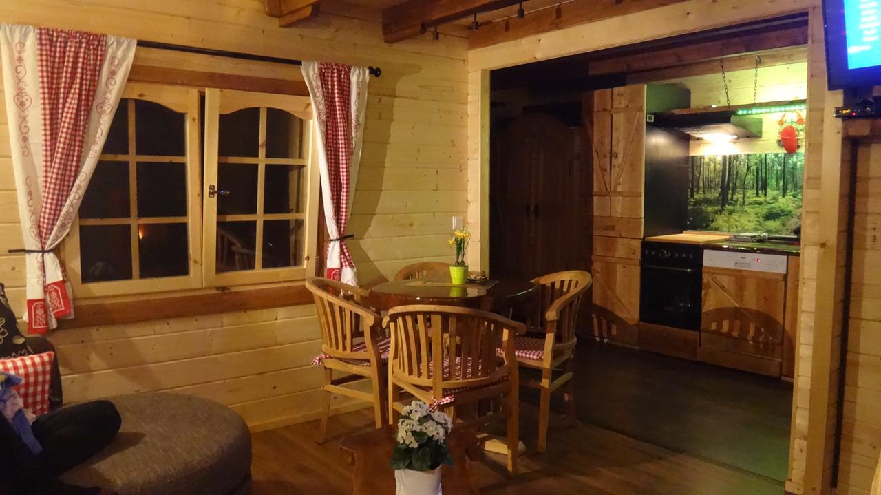 Holzhaus Waldwichtel Am Wald Und See Neuruppin Exterior photo