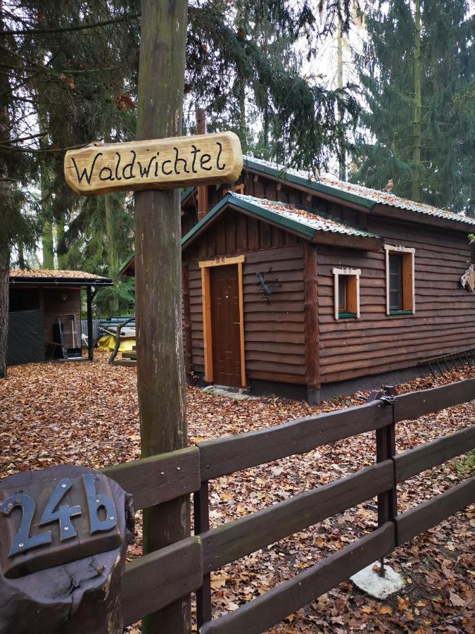 Holzhaus Waldwichtel Am Wald Und See Neuruppin Exterior photo